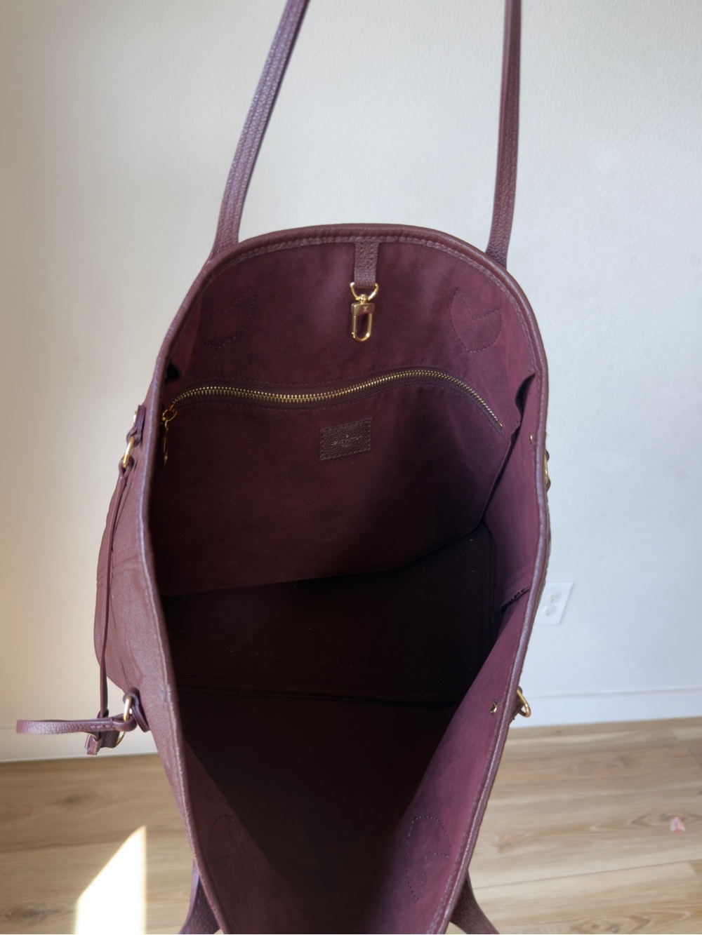 Louis Vuitton Neverfull - Picture 3 of 3